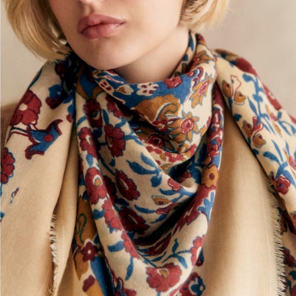ISO!! Sézane Pio wool scarf, pastel forest pattern - Picture 3 of 4